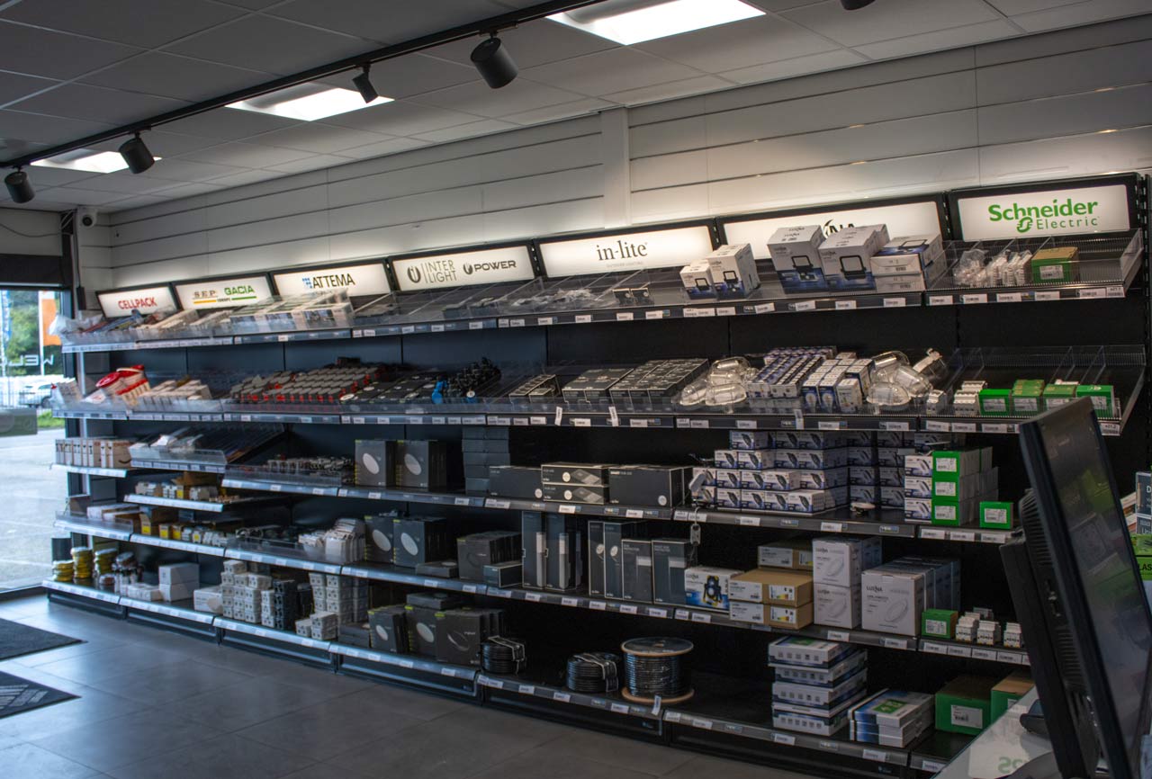 yesss leiden_ vestiging_yesss electrical_erkend leerbedrijf_schap_assortiment